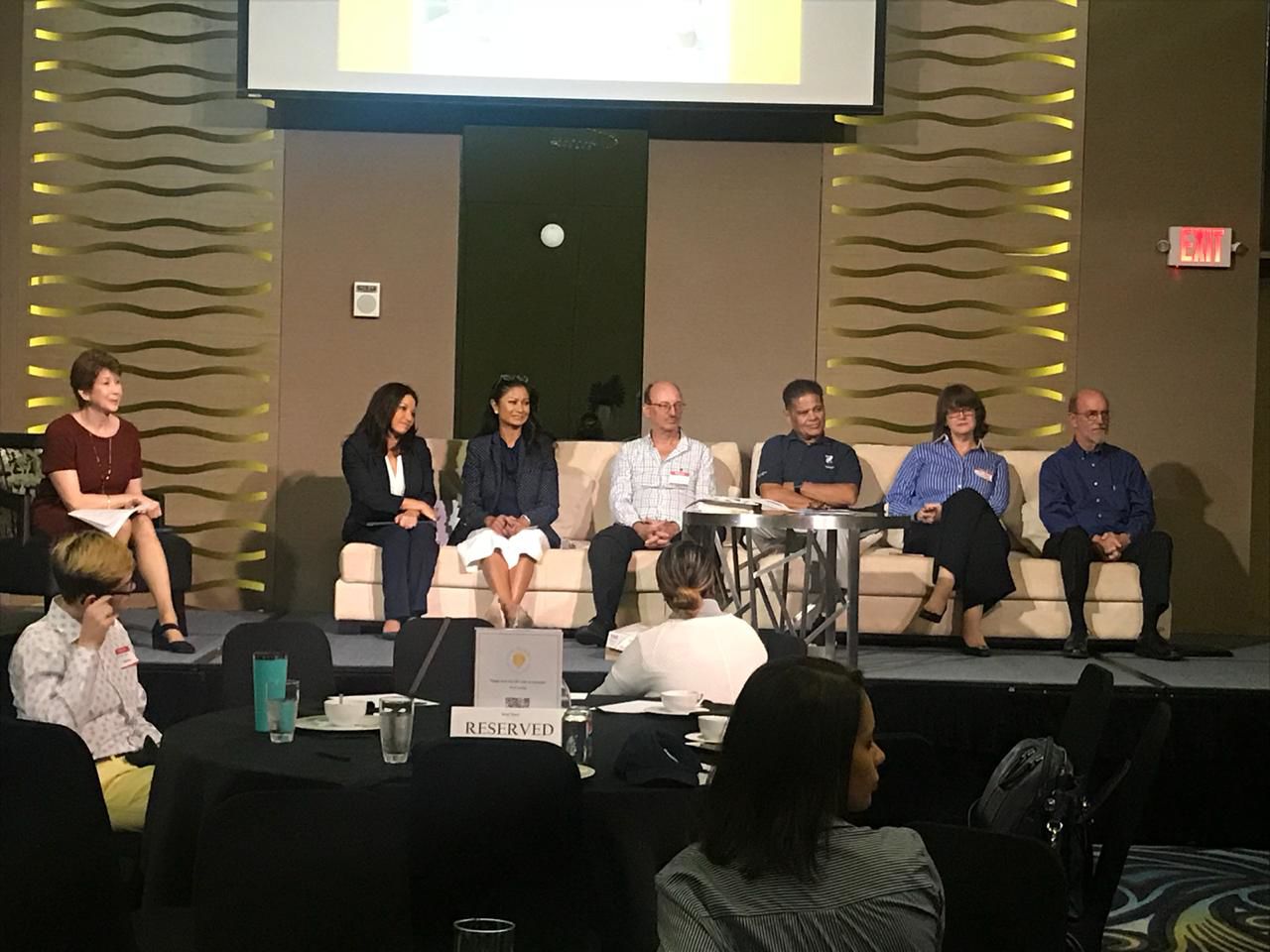 Panelists discuss minimum wage